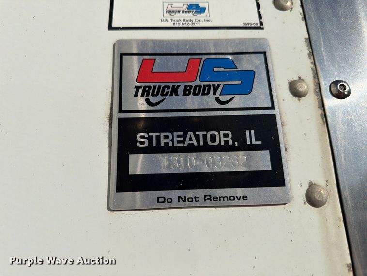 image for item FK2227 2014 Peterbilt 337 box truck