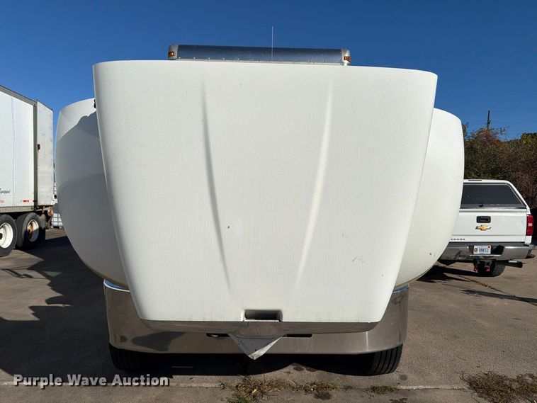 image for item FK2227 2014 Peterbilt 337 box truck