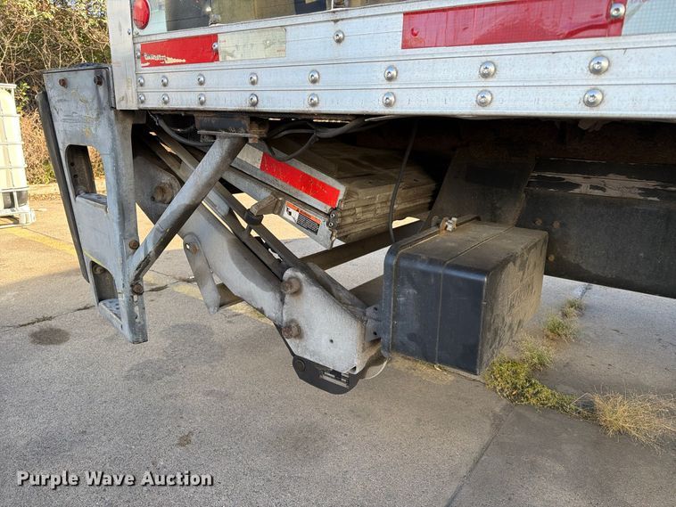 image for item FK2227 2014 Peterbilt 337 box truck