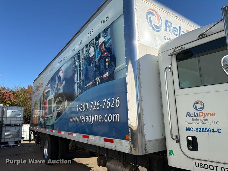 image for item FK2227 2014 Peterbilt 337 box truck