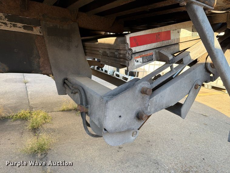 image for item FK2227 2014 Peterbilt 337 box truck