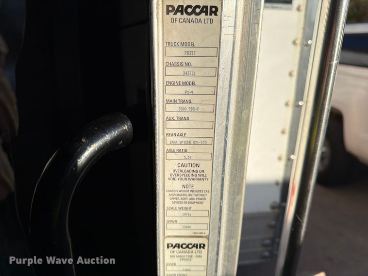 image for item FK2227 2014 Peterbilt 337 box truck