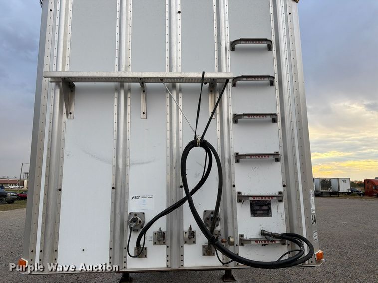 image for item FK3867 2001 Wilkens OK2MA32NCFSR walking floor trailer