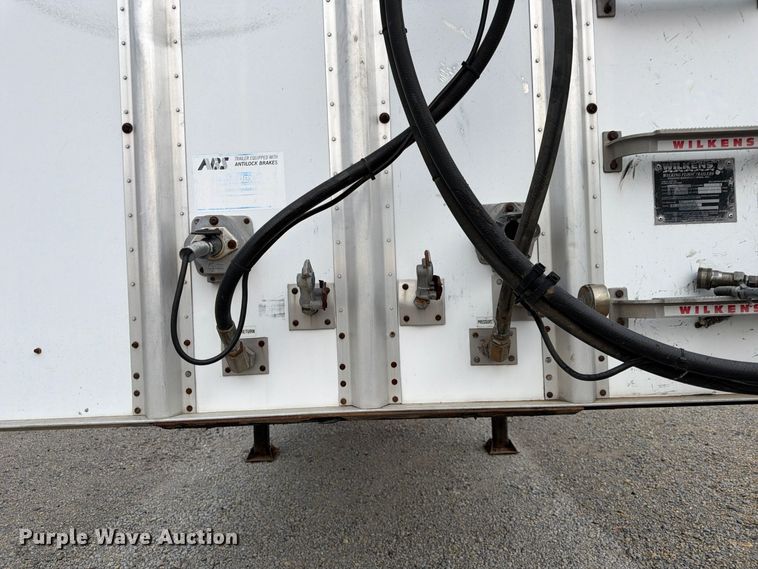 image for item FK3867 2001 Wilkens OK2MA32NCFSR walking floor trailer