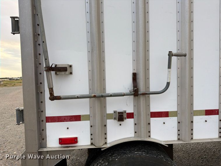 image for item FK3867 2001 Wilkens OK2MA32NCFSR walking floor trailer