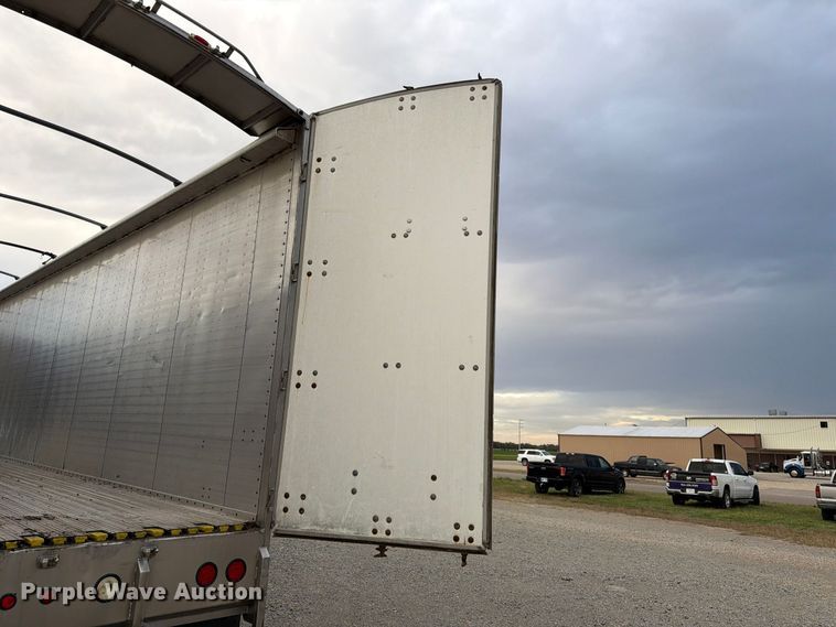 image for item FK3867 2001 Wilkens OK2MA32NCFSR walking floor trailer