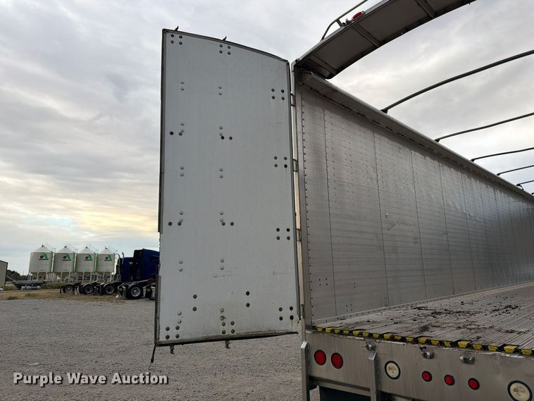 image for item FK3867 2001 Wilkens OK2MA32NCFSR walking floor trailer
