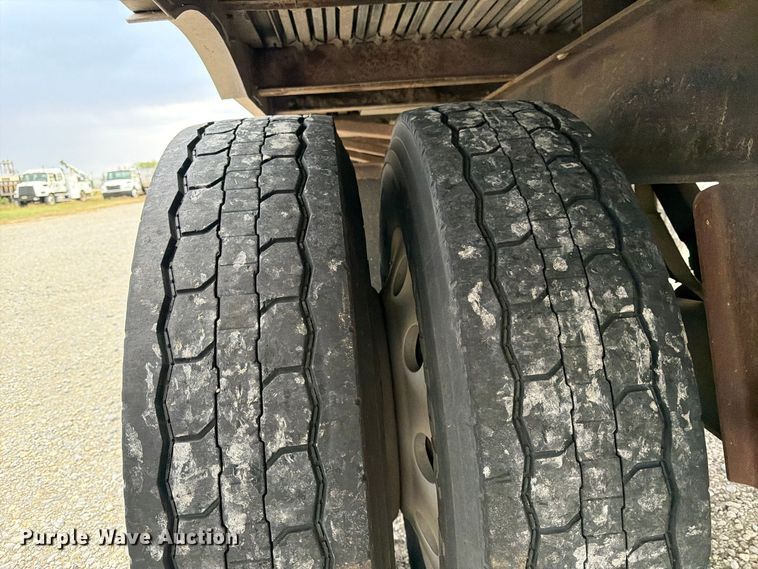 image for item FK3867 2001 Wilkens OK2MA32NCFSR walking floor trailer