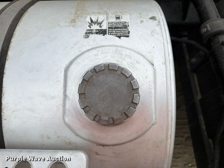 image for item FM4503 2013 Kenworth T800 semi truck