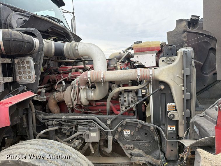 image for item FM4503 2013 Kenworth T800 semi truck