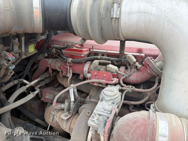 image for item FM4503 2013 Kenworth T800 semi truck