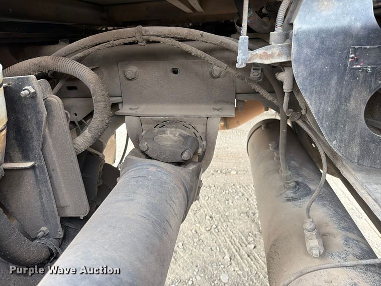 image for item FM4503 2013 Kenworth T800 semi truck