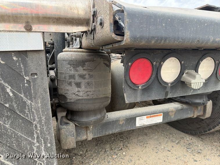 image for item FM4503 2013 Kenworth T800 semi truck