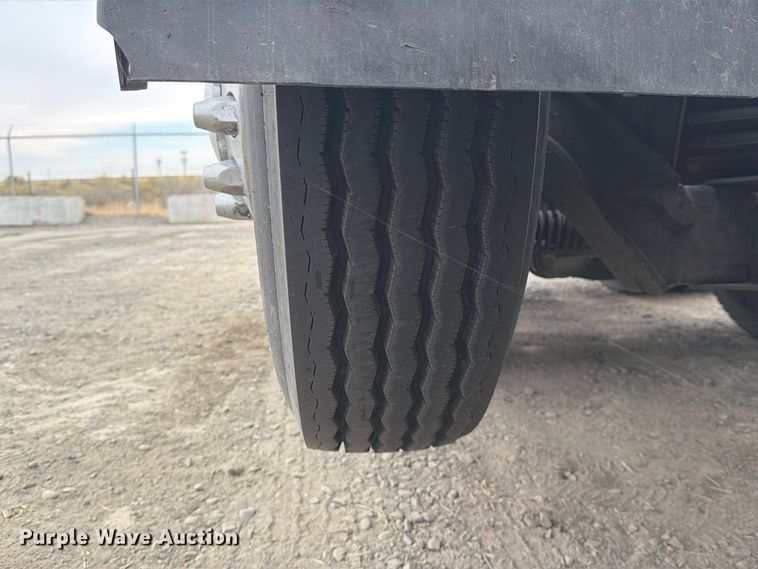 image for item FM4503 2013 Kenworth T800 semi truck
