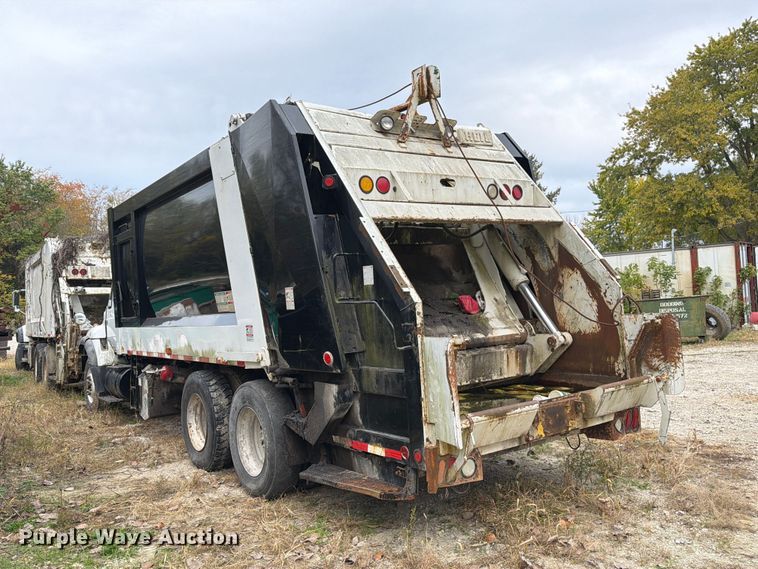 image for item FM6624 2007 International 7400 refuse truck