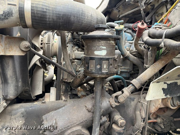 image for item FM6624 2007 International 7400 refuse truck