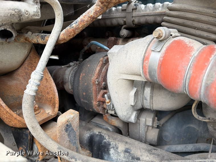 image for item FM6624 2007 International 7400 refuse truck