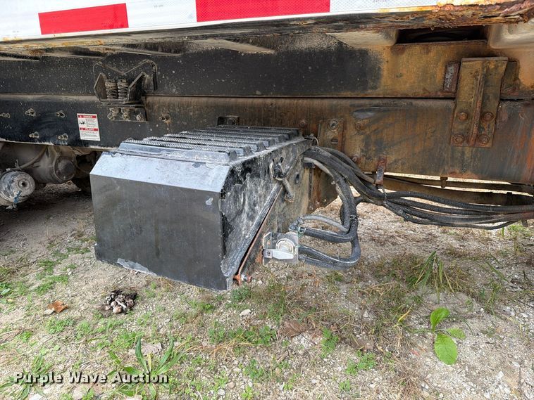 image for item FM6624 2007 International 7400 refuse truck