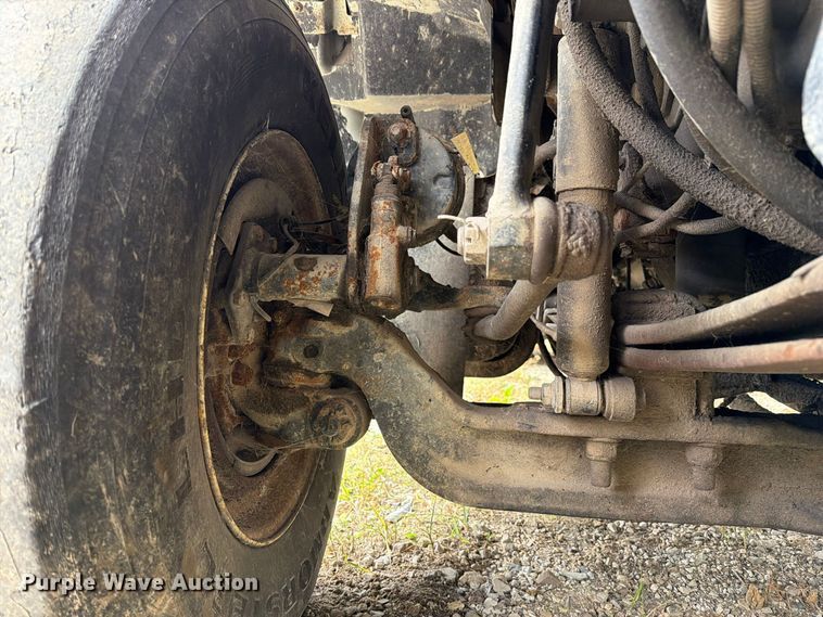 image for item FM6624 2007 International 7400 refuse truck
