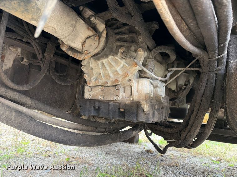 image for item FM6624 2007 International 7400 refuse truck