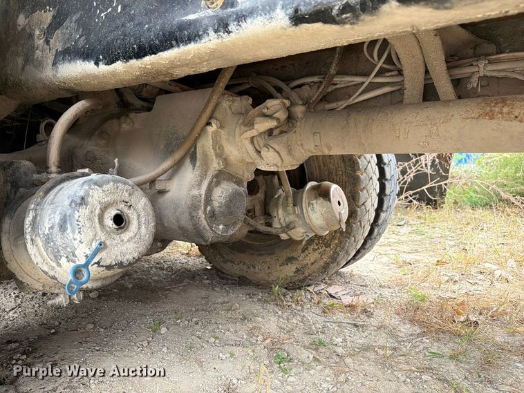 image for item FM6624 2007 International 7400 refuse truck