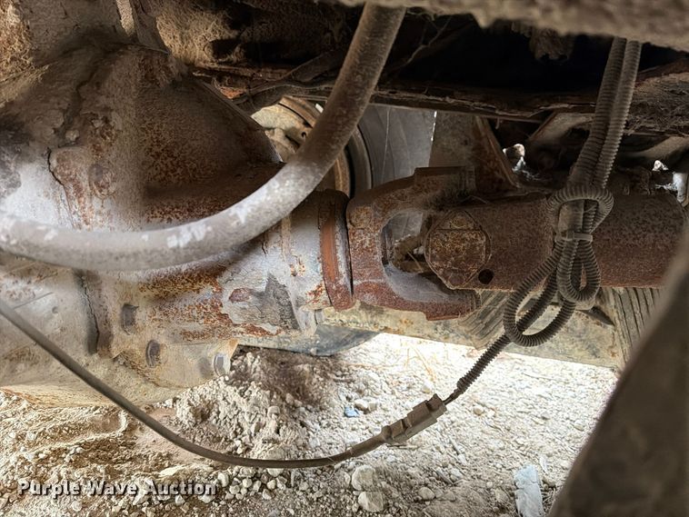 image for item FM6624 2007 International 7400 refuse truck
