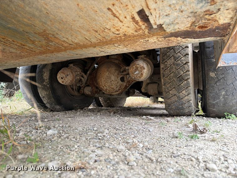 image for item FM6624 2007 International 7400 refuse truck