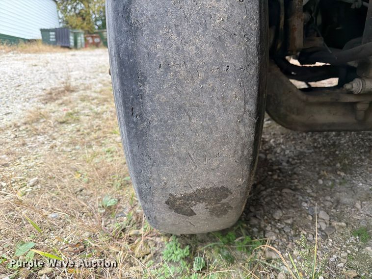 image for item FM6624 2007 International 7400 refuse truck