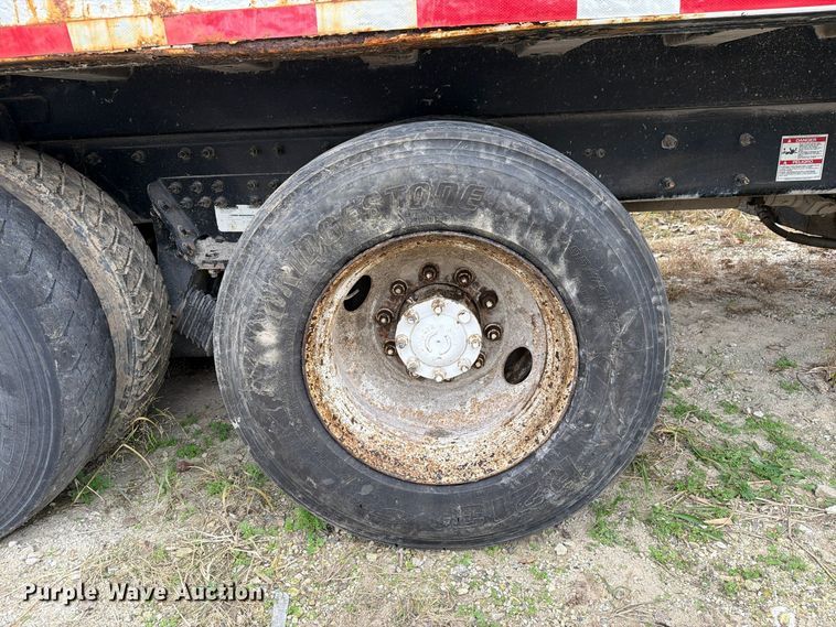 image for item FM6624 2007 International 7400 refuse truck