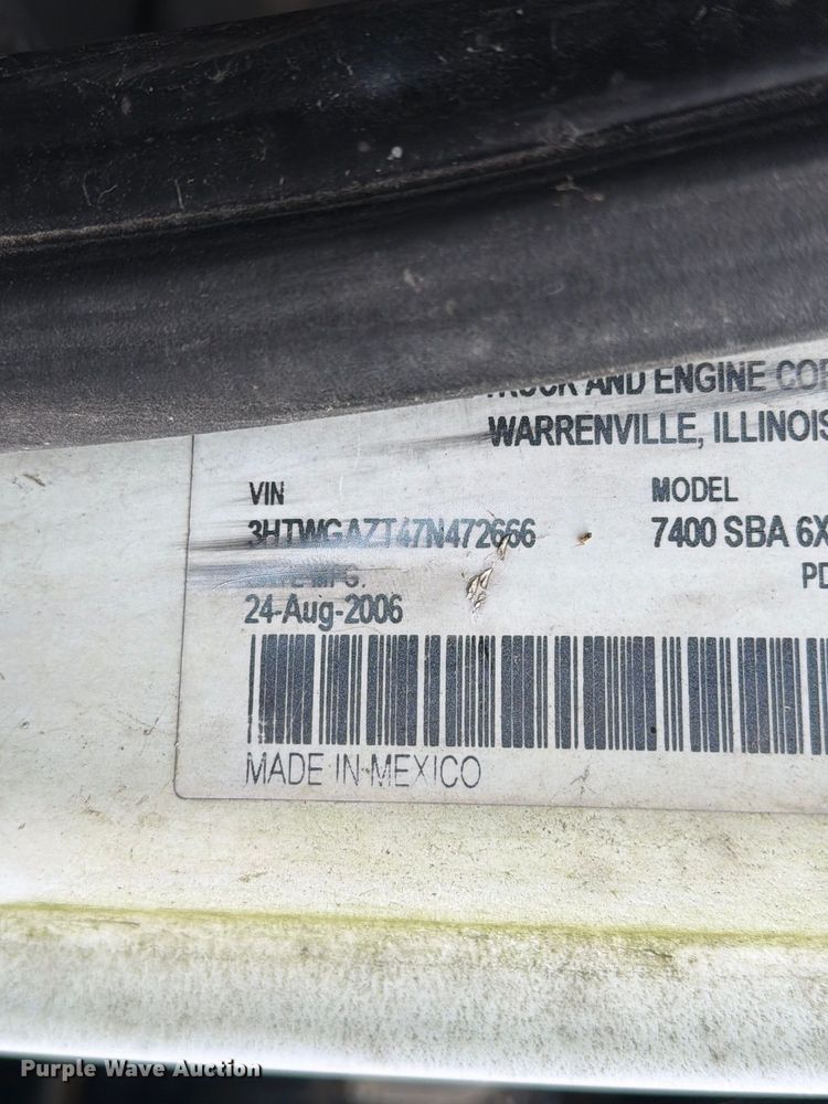 image for item FM6624 2007 International 7400 refuse truck