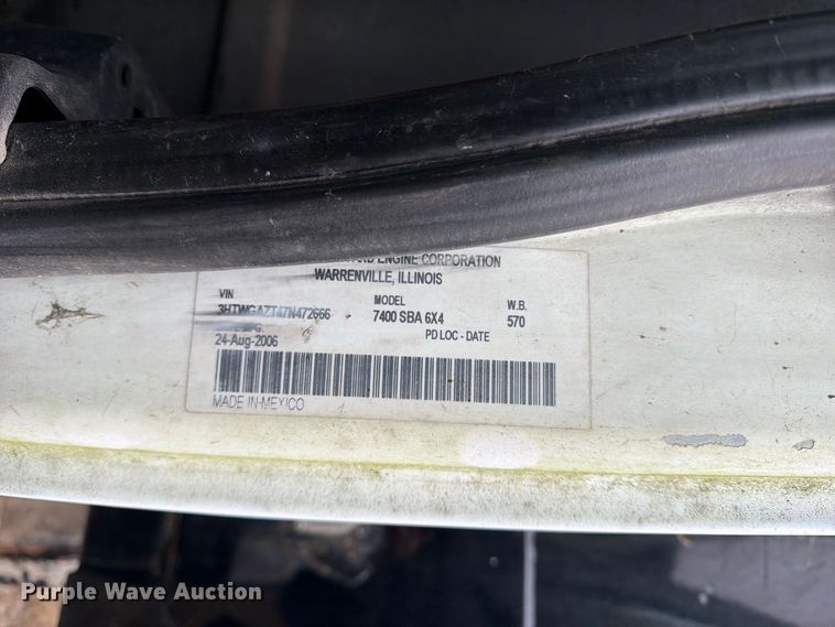 image for item FM6624 2007 International 7400 refuse truck