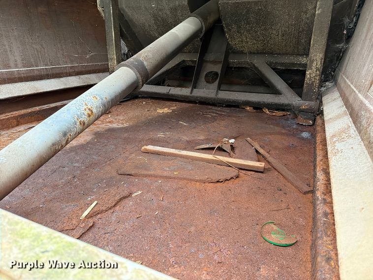image for item FM6629 2002 International 7400 refuse truck