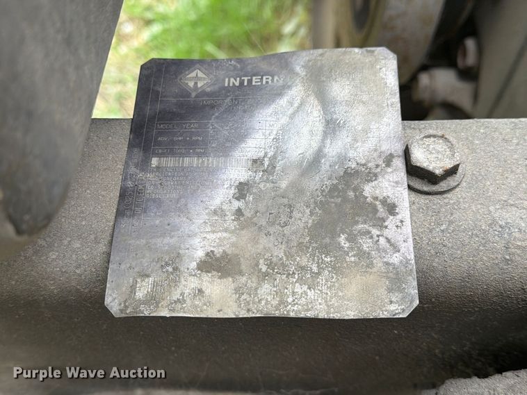 image for item FM6629 2002 International 7400 refuse truck
