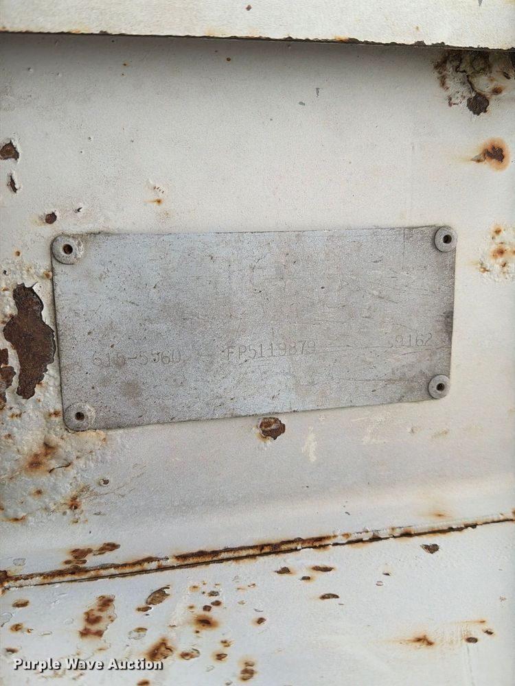 image for item FM6629 2002 International 7400 refuse truck