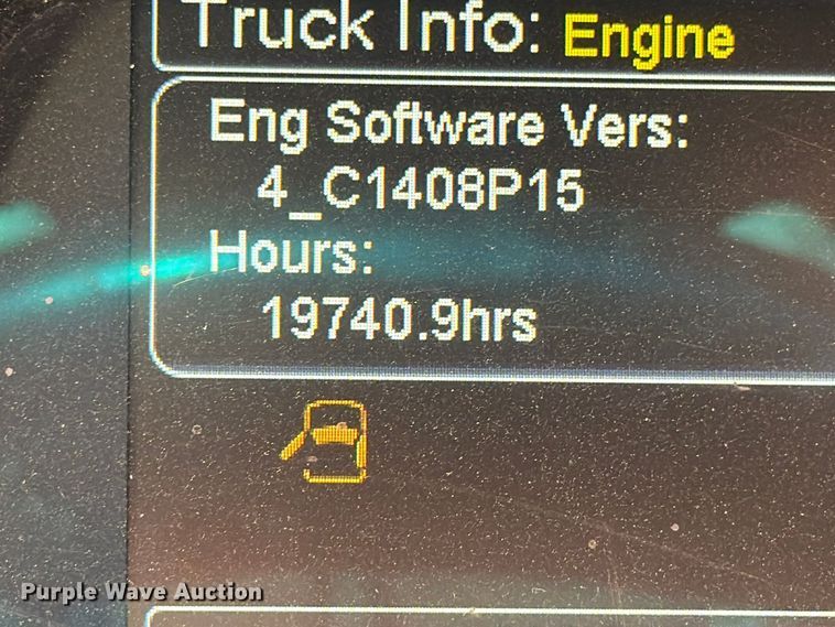 image for item FN2672 2016 Peterbilt 579 semi truck