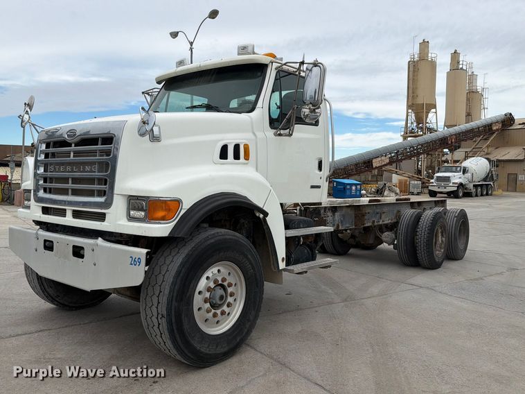 image for item FT7549 2007 Sterling L9500 truck cab and chassis