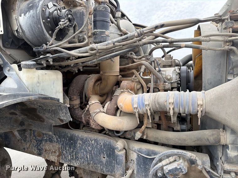 image for item FT7549 2007 Sterling L9500 truck cab and chassis