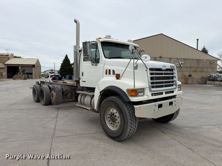 image for item FT7550 2003 Sterling Trucks L9500 Series truck cab and chassis