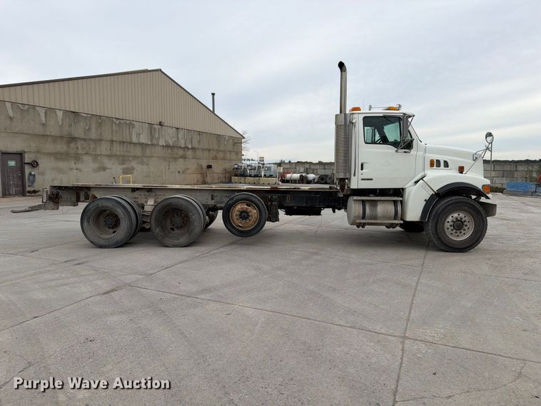 image for item FT7550 2003 Sterling Trucks L9500 Series truck cab and chassis
