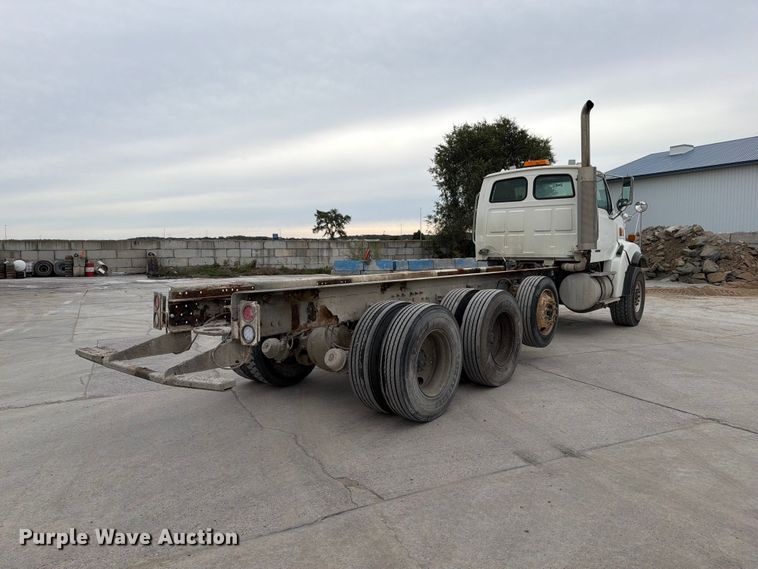 image for item FT7550 2003 Sterling Trucks L9500 Series truck cab and chassis