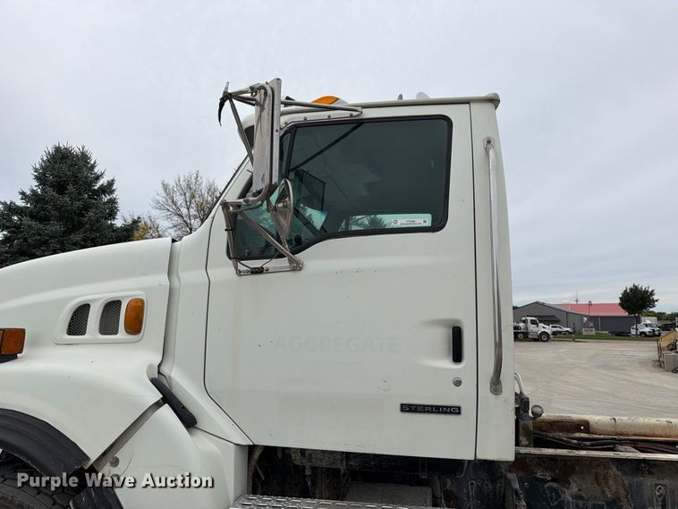 image for item FT7550 2003 Sterling Trucks L9500 Series truck cab and chassis