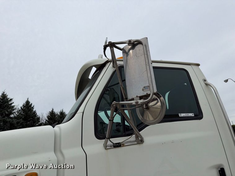 image for item FT7550 2003 Sterling Trucks L9500 Series truck cab and chassis