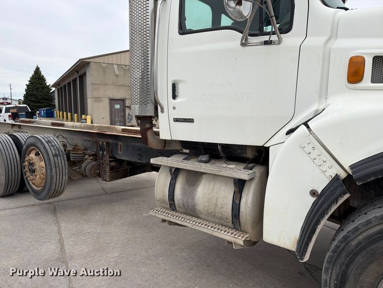 image for item FT7550 2003 Sterling Trucks L9500 Series truck cab and chassis