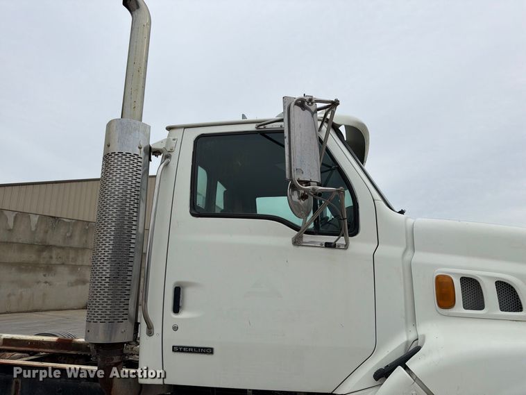 image for item FT7550 2003 Sterling Trucks L9500 Series truck cab and chassis