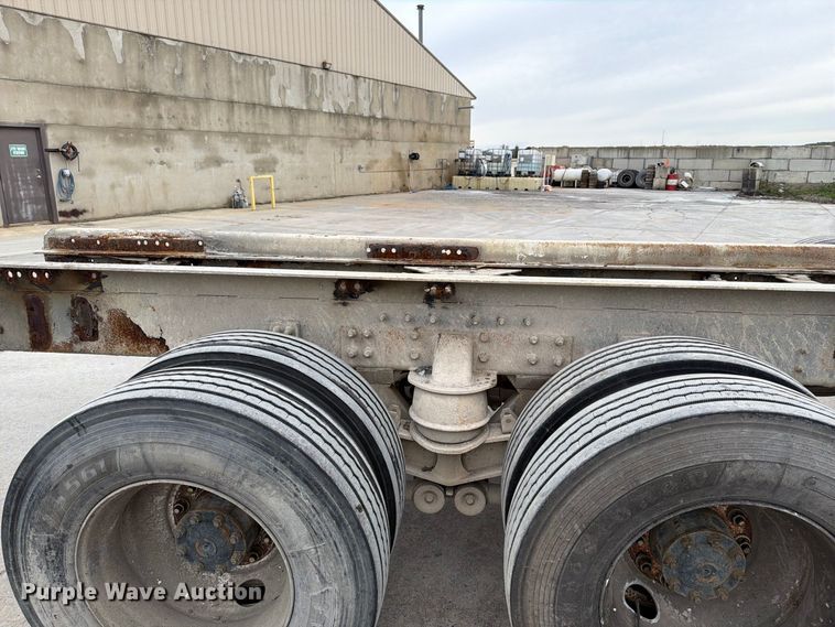 image for item FT7550 2003 Sterling Trucks L9500 Series truck cab and chassis