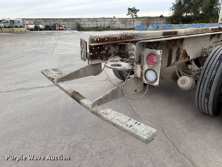 image for item FT7550 2003 Sterling Trucks L9500 Series truck cab and chassis
