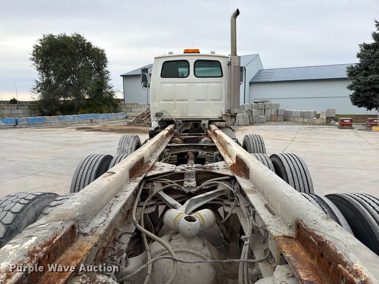 image for item FT7550 2003 Sterling Trucks L9500 Series truck cab and chassis