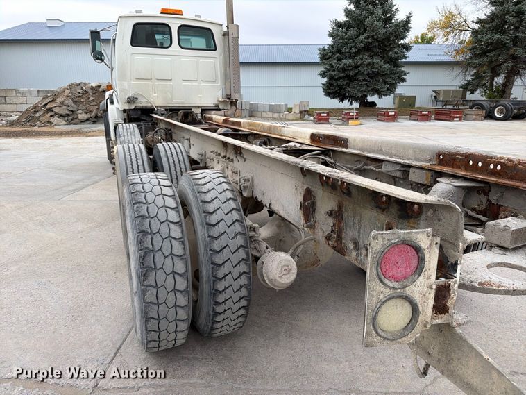image for item FT7550 2003 Sterling Trucks L9500 Series truck cab and chassis