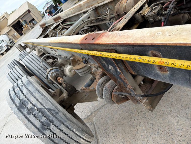 image for item FT7550 2003 Sterling Trucks L9500 Series truck cab and chassis