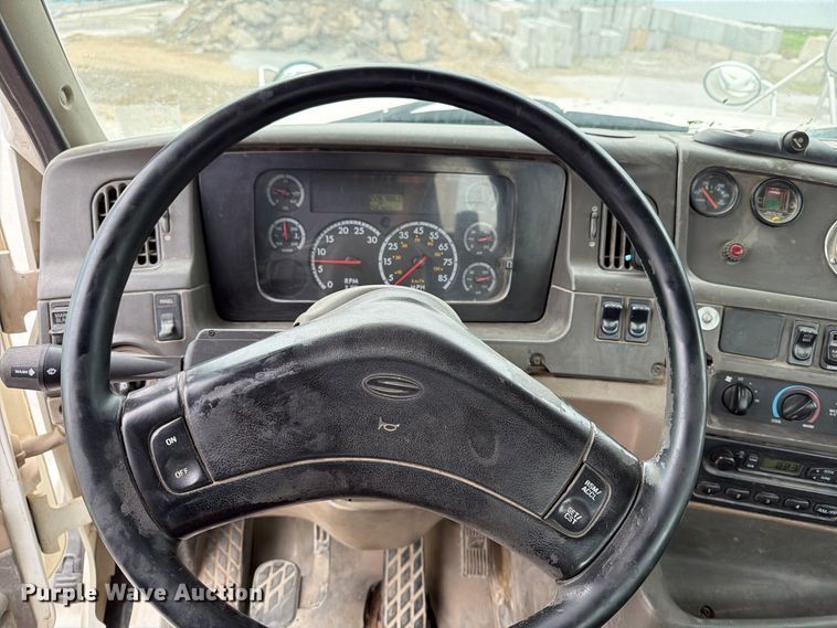 image for item FT7550 2003 Sterling Trucks L9500 Series truck cab and chassis